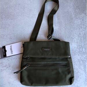 Baggallini Crossbody Bag Green Style Julie NWT